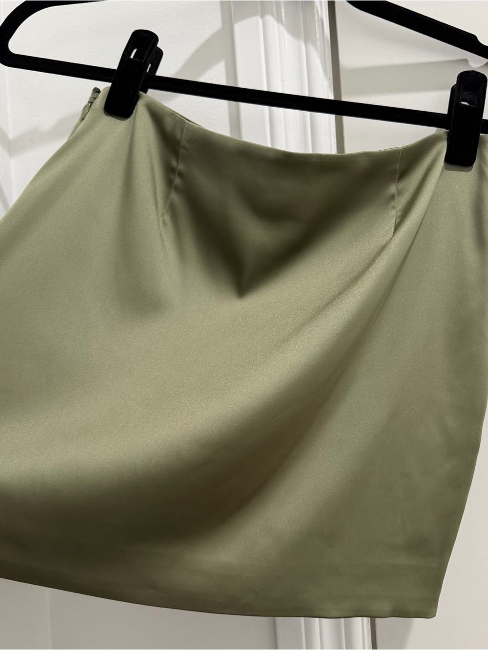 Aritzia Sunday best mini satin skirt